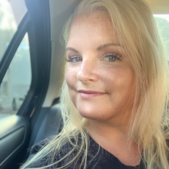 meet your posher - Picture 2 of 3